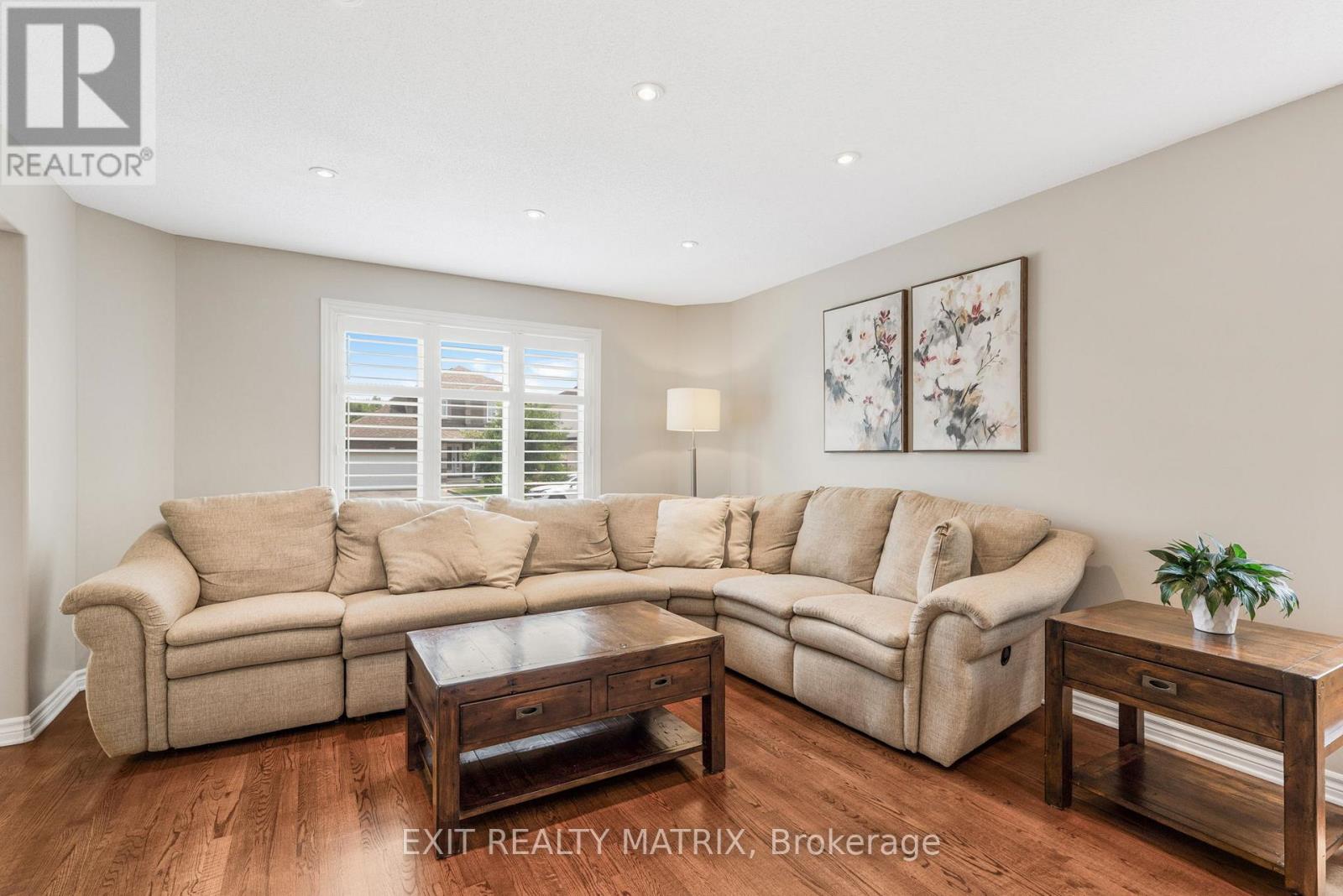 16 La Citadelle Street, Russell, Ontario  K0A 1W0 - Photo 3 - X12378574