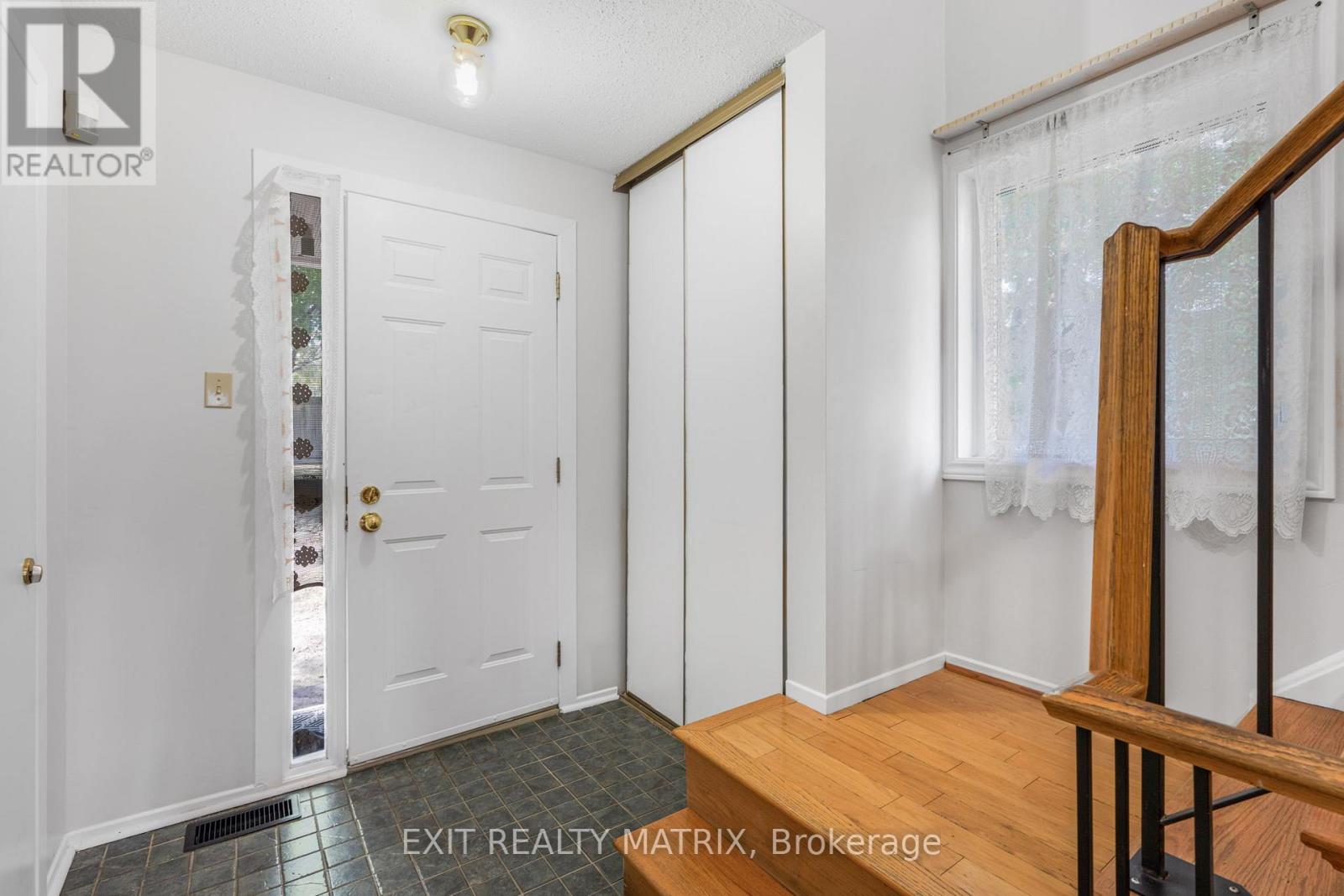 26 - 42 Oakhaven Private, Ottawa, Ontario  K1K 4K1 - Photo 3 - X12490366