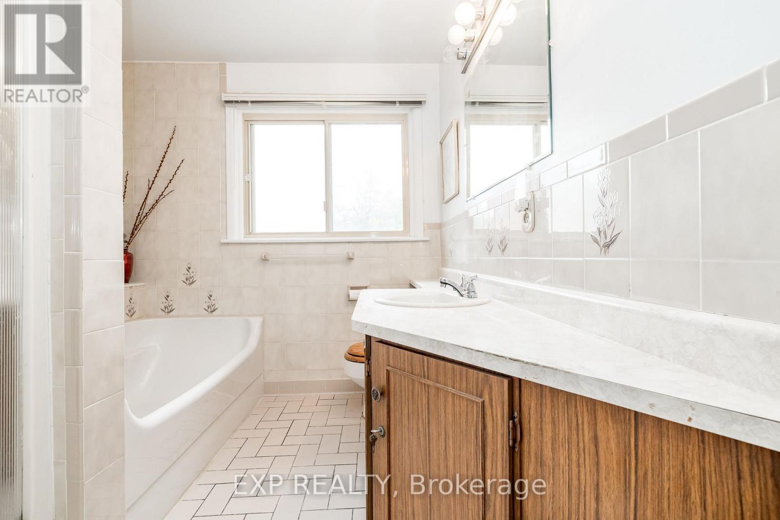 426 Apple Tree Lane, Ottawa, Ontario  K1K 2R6 - Photo 23 - X12519640