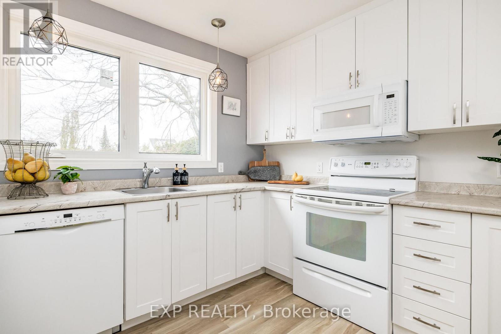 130 Banning Road, Ottawa, Ontario  K2L 1C4 - Photo 14 - X12577602