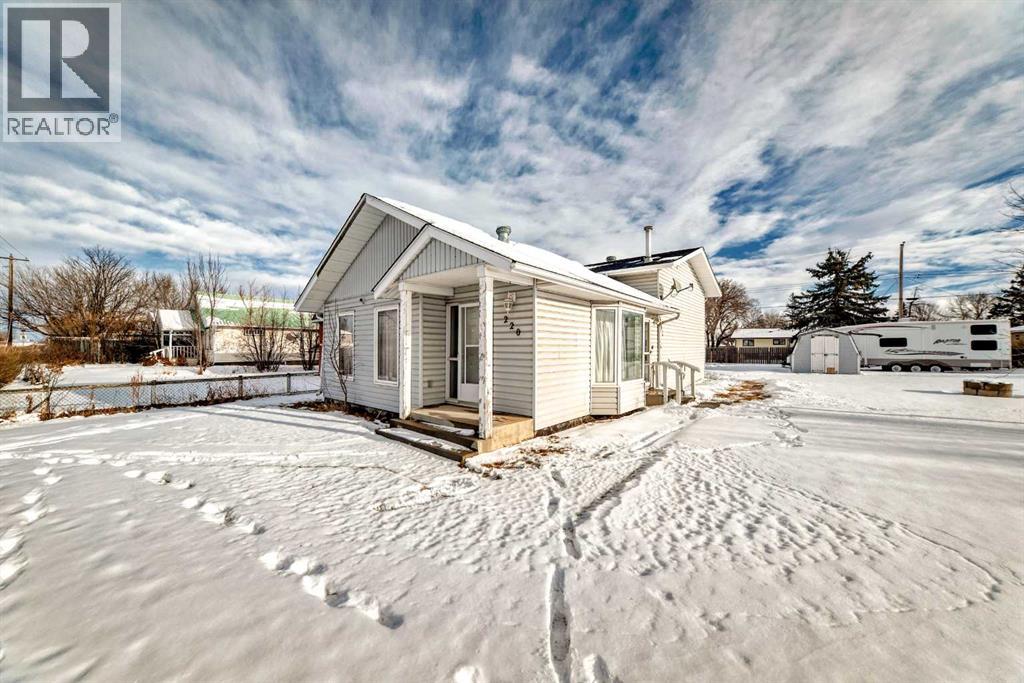 220 Haskayne Avenue, Gleichen, Alberta  T0J 0B6 - Photo 5 - A2273502