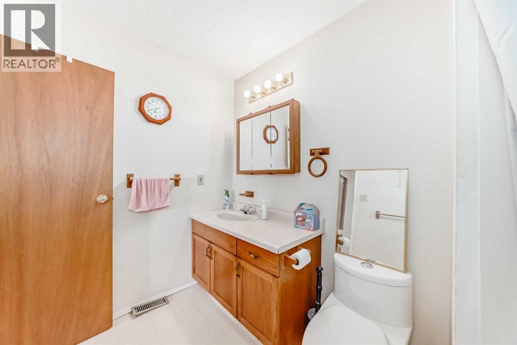 220 Haskayne Avenue, Gleichen, Alberta  T0J 0B6 - Photo 25 - A2273502