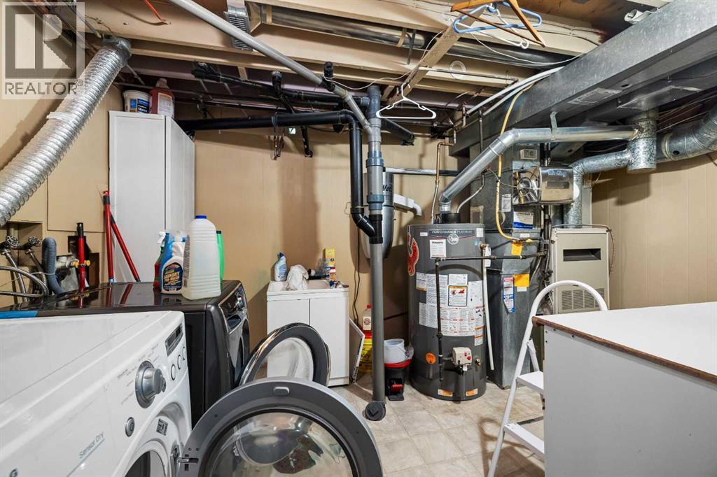 3236 Doverville Crescent Se, Calgary, Alberta  T2B 1T9 - Photo 31 - A2248935