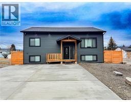 8779 MOUNTAIN VIEW Street, canal flats, British Columbia