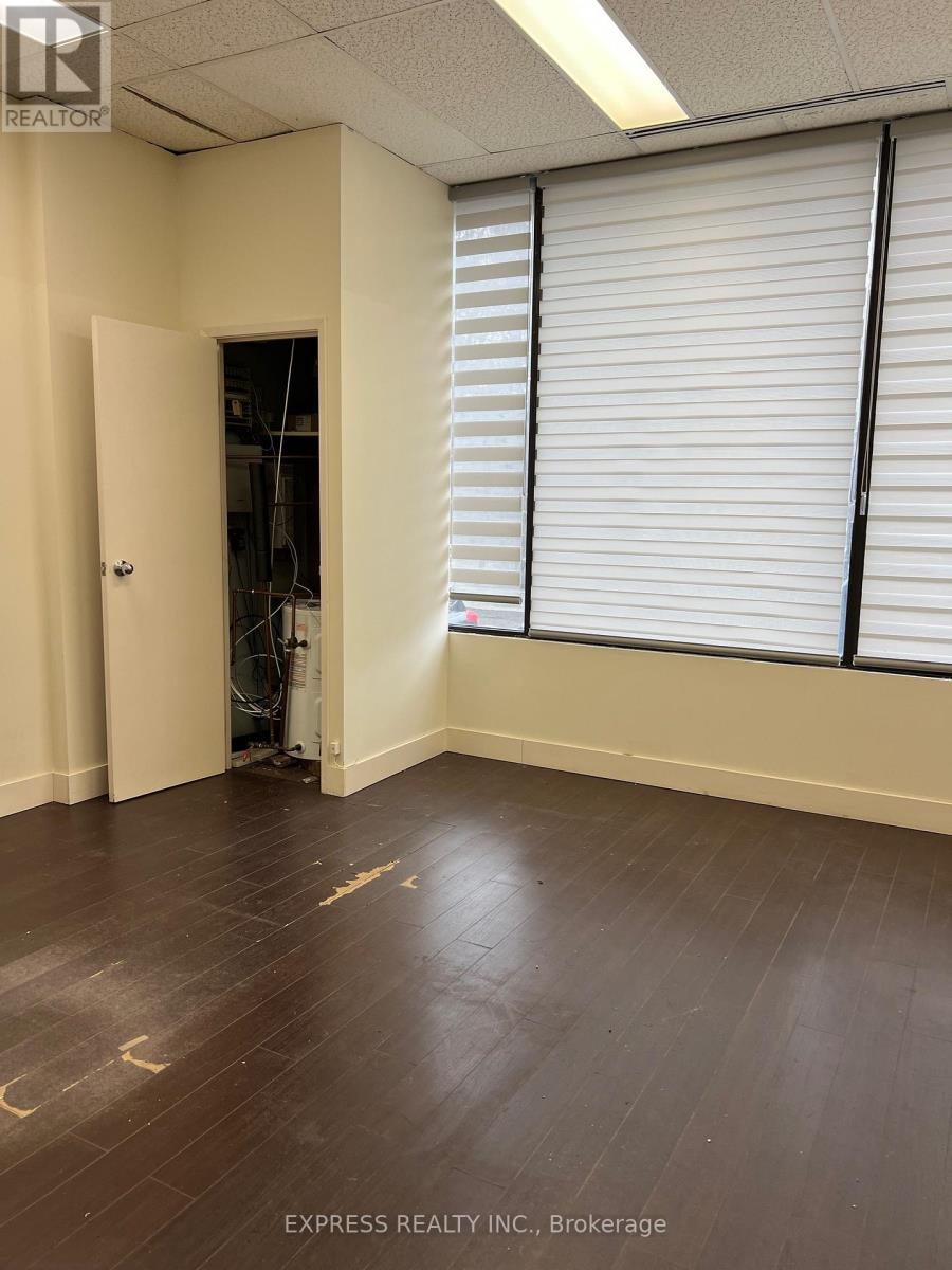 101 - 121 Willowdale Avenue, Toronto, Ontario  M2N 6A3 - Photo 3 - C12456393