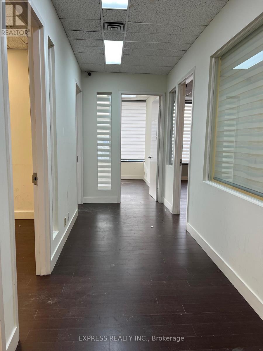 101 - 121 Willowdale Avenue, Toronto, Ontario  M2N 6A3 - Photo 2 - C12456393