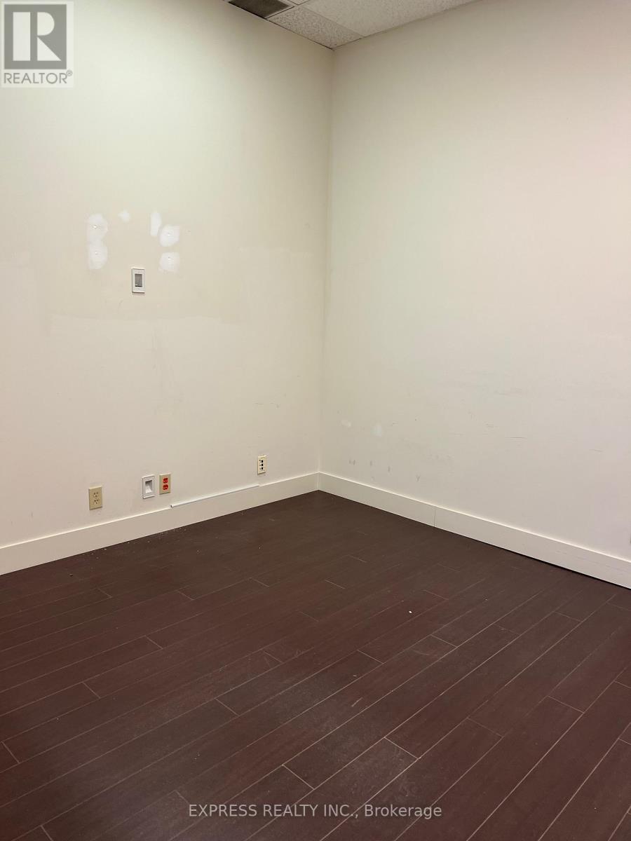 101 - 121 Willowdale Avenue, Toronto, Ontario  M2N 6A3 - Photo 4 - C12456393