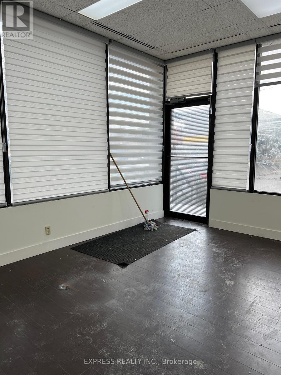 101 - 121 Willowdale Avenue, Toronto, Ontario  M2N 6A3 - Photo 8 - C12456393