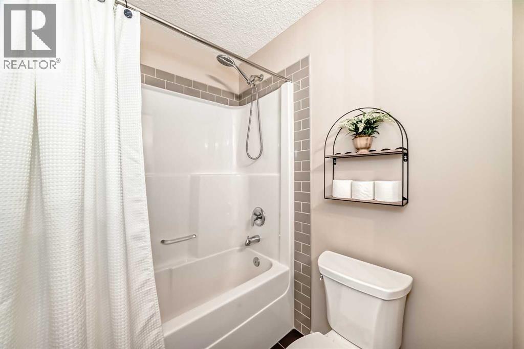 112 Sunvalley Road, Cochrane, Alberta  T4C 0X8 - Photo 31 - A2275401