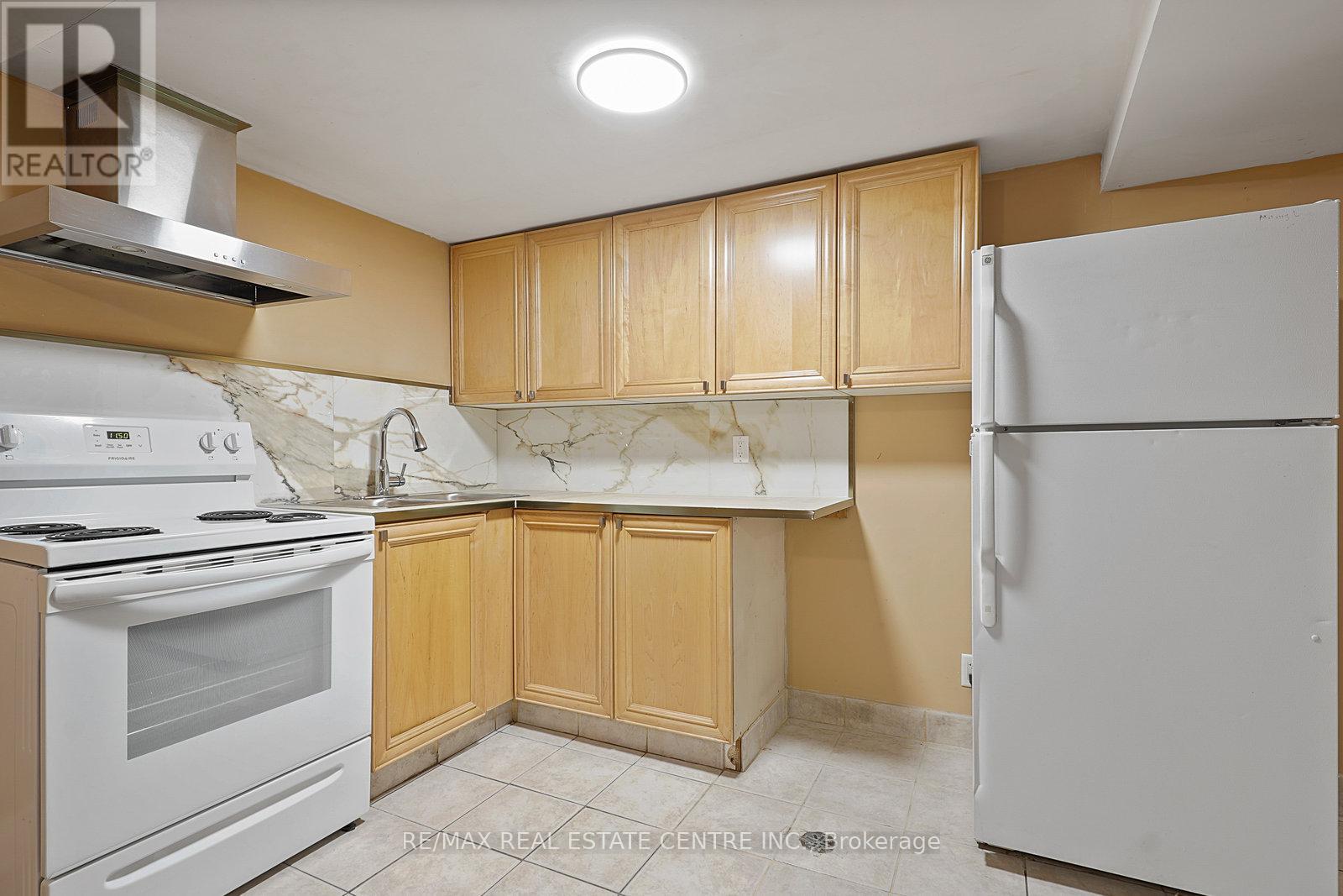 Lower - 89 Forsythia Road, Brampton, Ontario  L6T 2G2 - Photo 10 - W12629866