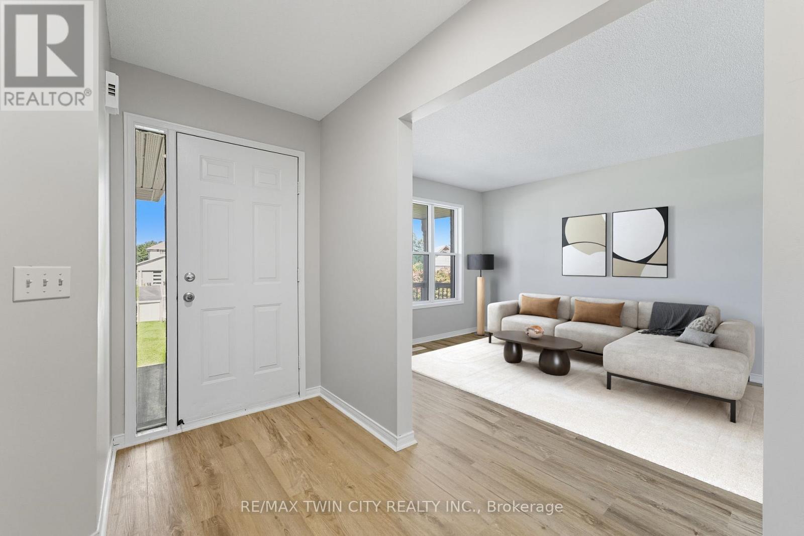 16 Jones Court, North Dumfries, Ontario  N0B 1E0 - Photo 7 - X12443752