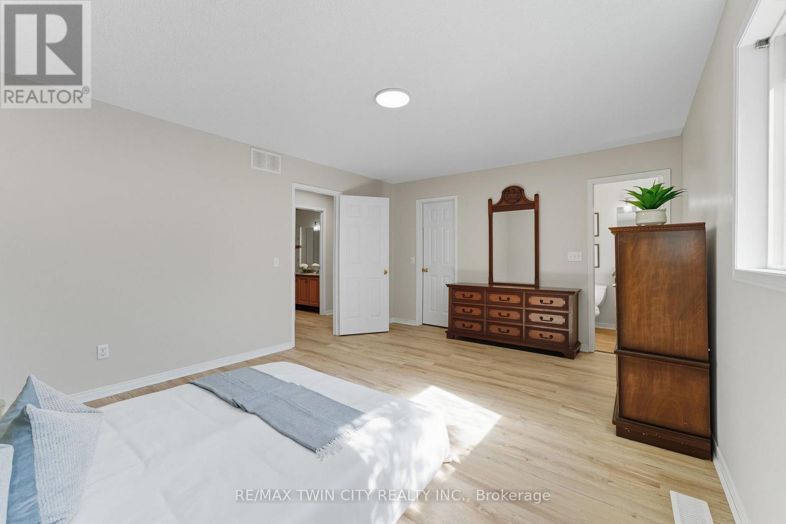 16 Jones Court, North Dumfries, Ontario  N0B 1E0 - Photo 26 - X12443752