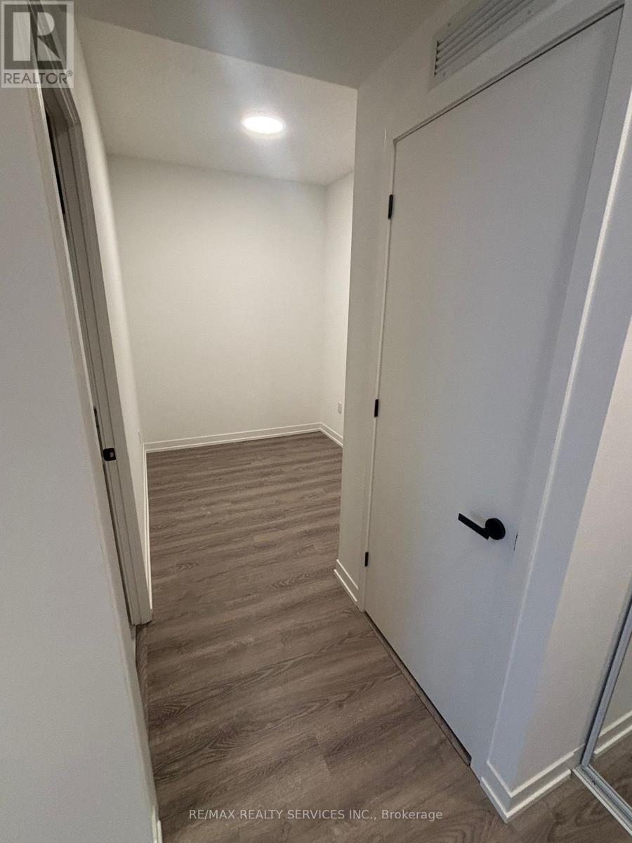 2807 - 8 Interchange Way, Vaughan, Ontario  L4K 0R2 - Photo 3 - N12641430