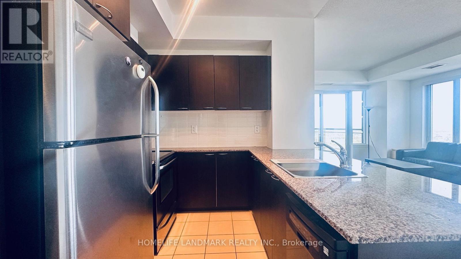 2711 - 385 Prince Of Wales Drive, Mississauga, Ontario  L5B 0C6 - Photo 9 - W12641398