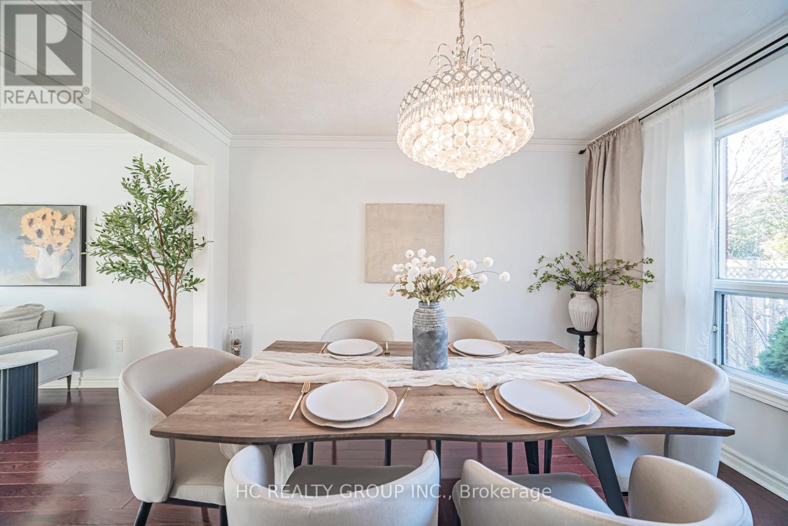 2066 Pineview Drive, Oakville, Ontario  L6H 5M4 - Photo 11 - W12641402