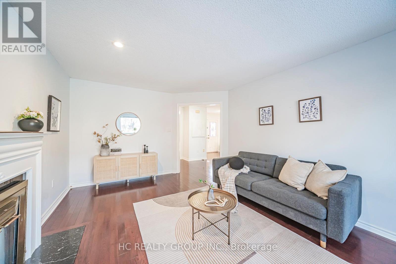 2066 Pineview Drive, Oakville, Ontario  L6H 5M4 - Photo 21 - W12641402