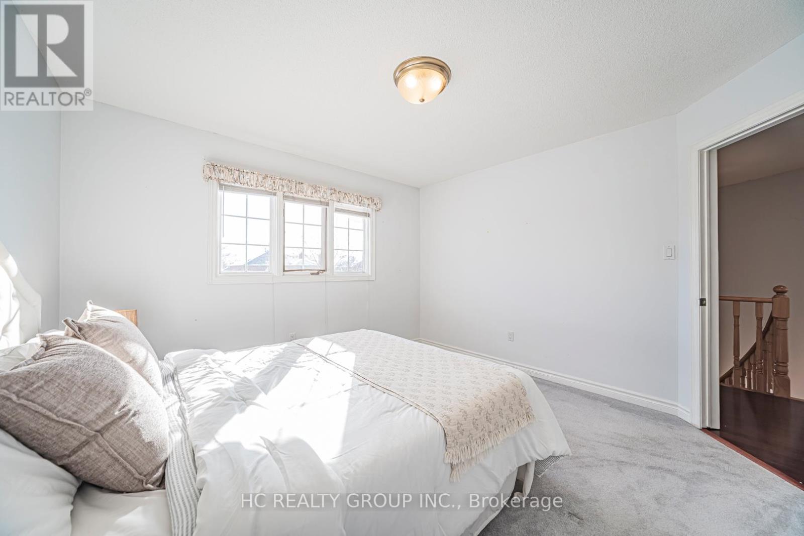 2066 Pineview Drive, Oakville, Ontario  L6H 5M4 - Photo 36 - W12641402