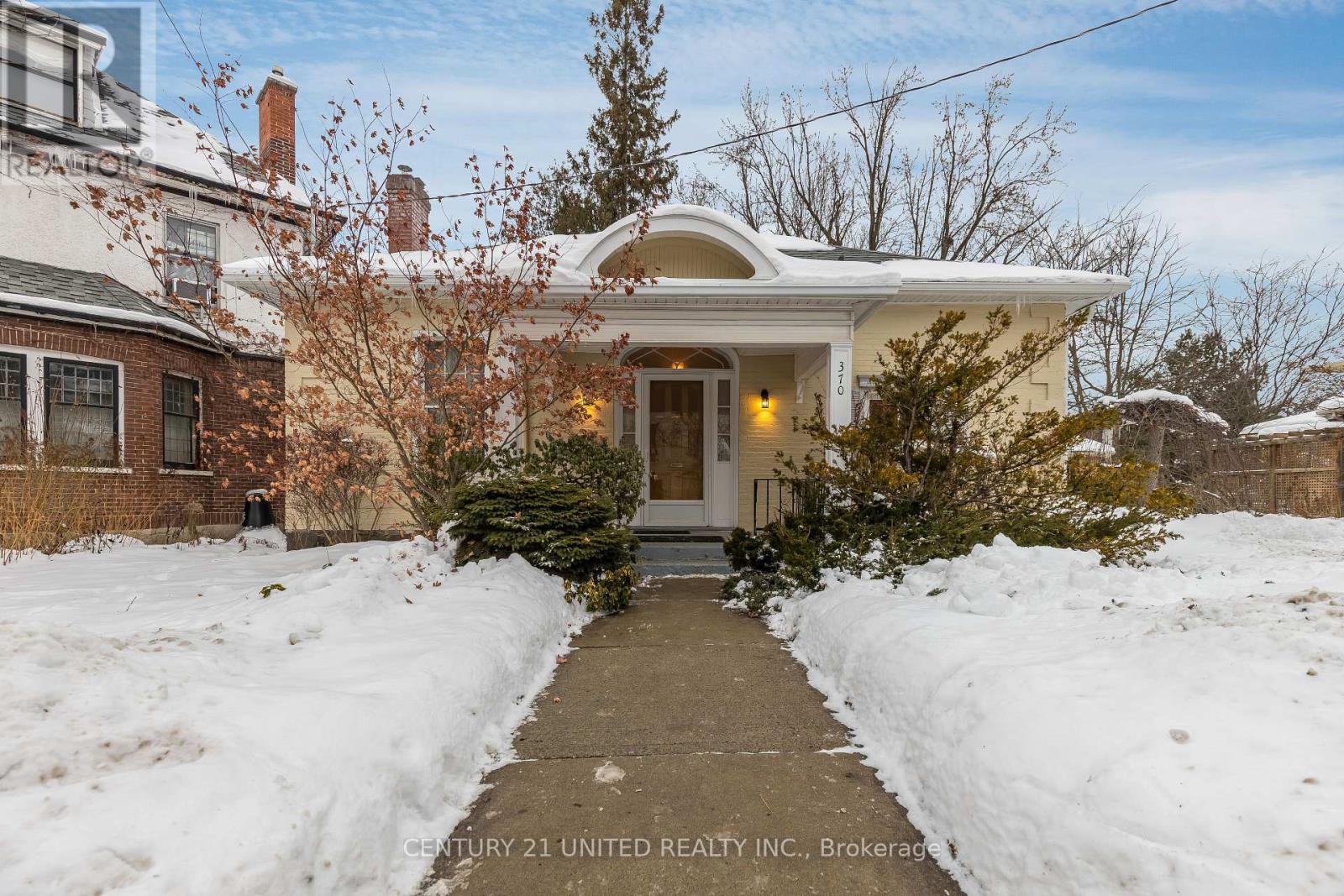 370 HUNTER STREET W, Peterborough, Ontario