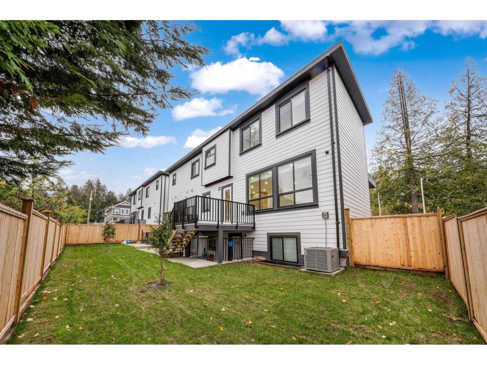 12671 106a Avenue, Surrey, British Columbia  V3V 0E3 - Photo 3 - R3074426