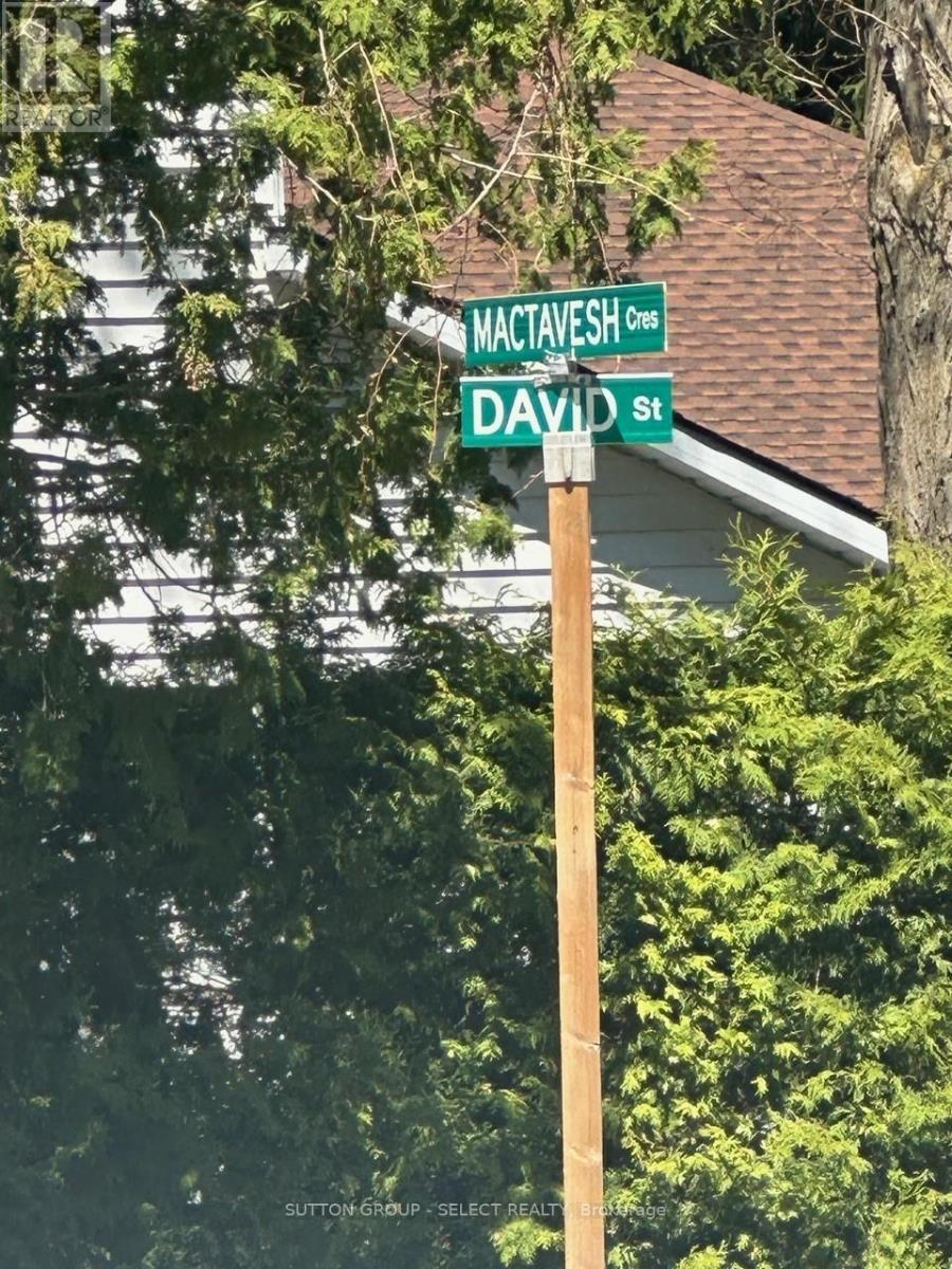 14 Mactavesh Crescent, Bluewater, Ontario  N0M 1G0 - Photo 2 - X12641494