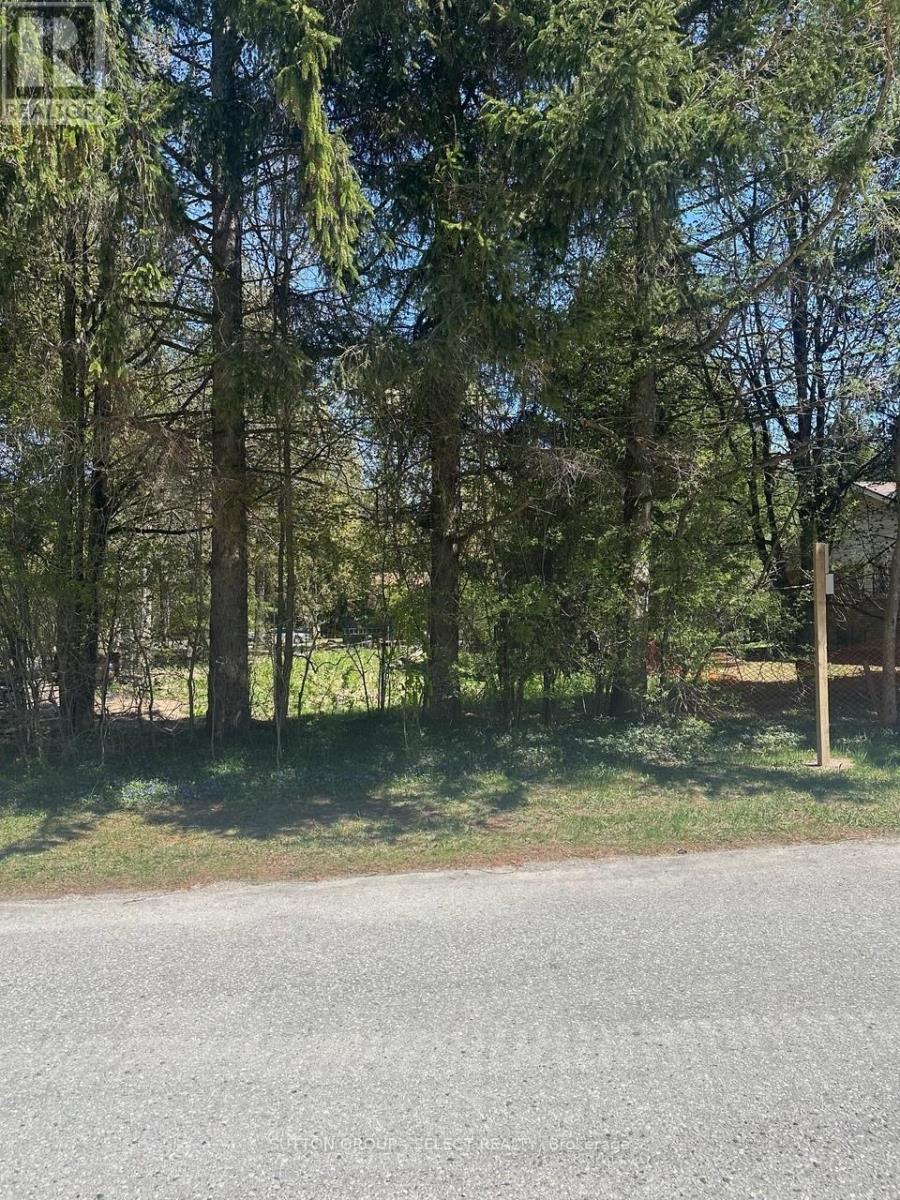 14 Mactavesh Crescent, Bluewater, Ontario  N0M 1G0 - Photo 3 - X12641494