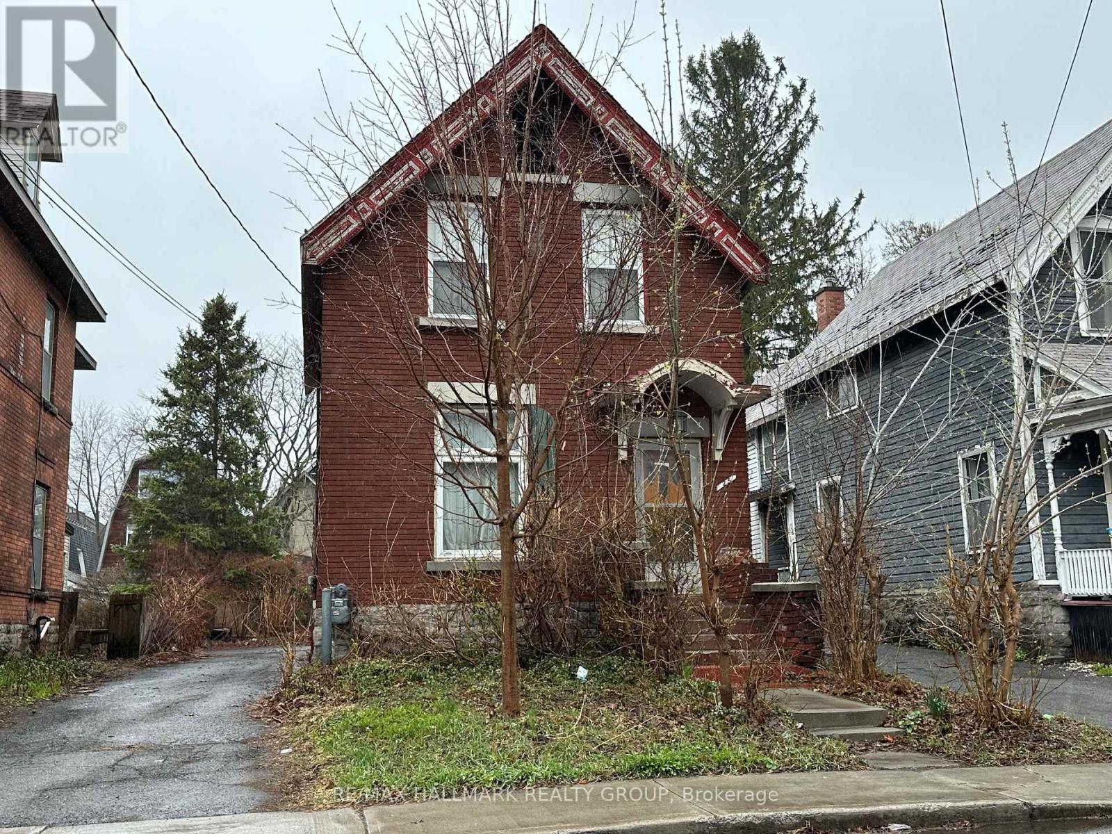 25 THIRD AVENUE, Ottawa, Ontario