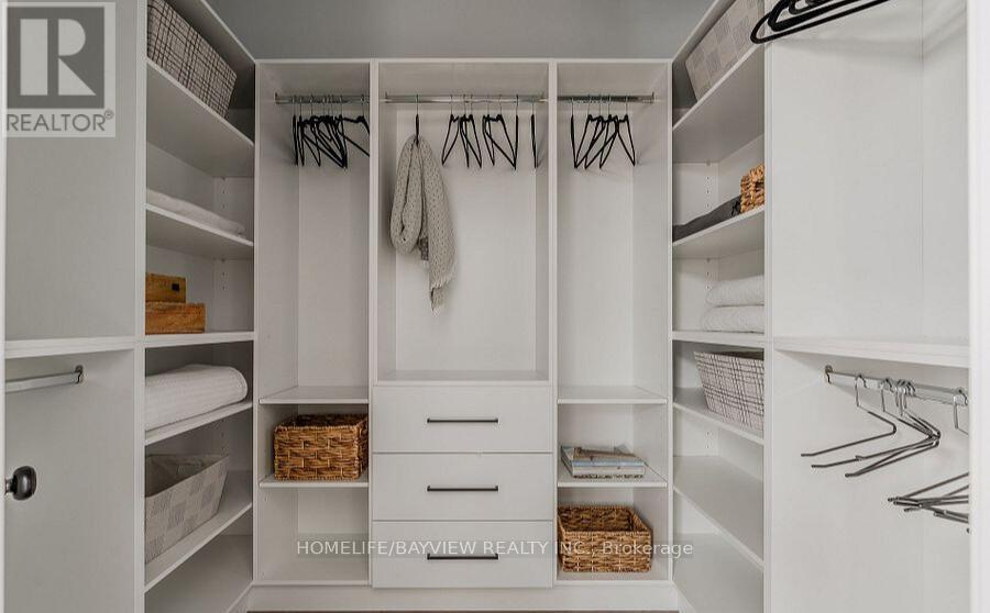 75 Holmstead Avenue, Toronto, Ontario  M4B 1T3 - Photo 13 - E12640206