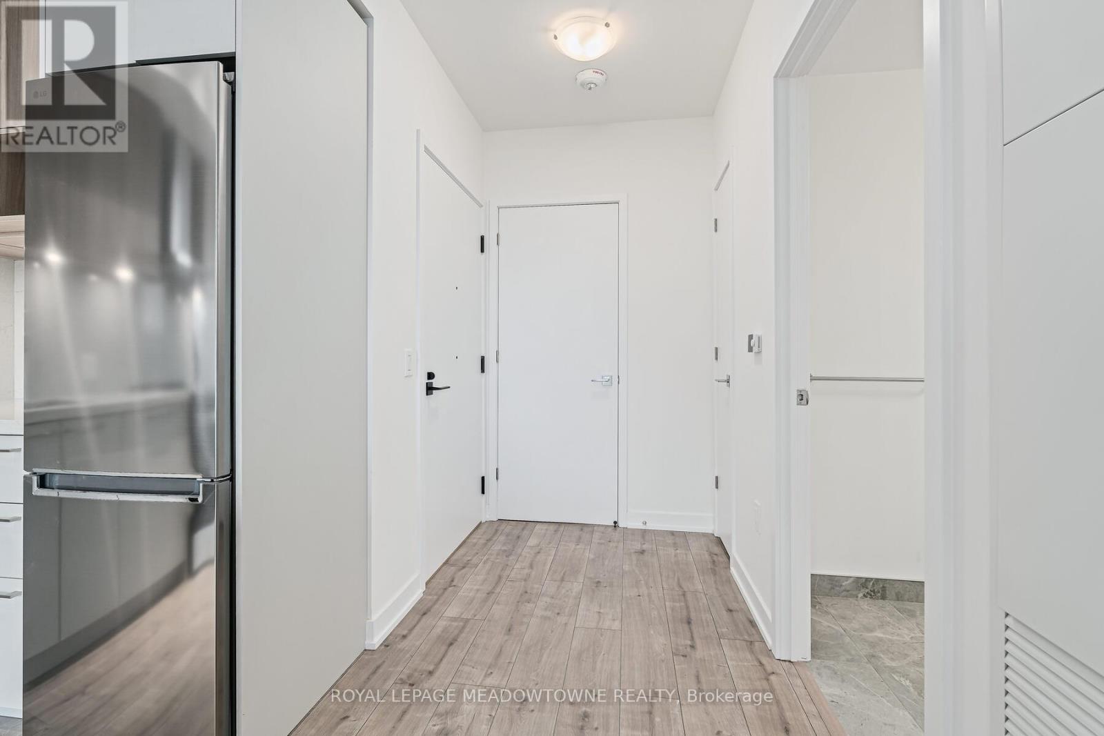 218 - 500 Plains Road, Burlington, Ontario  L7T 2E1 - Photo 6 - W12544092