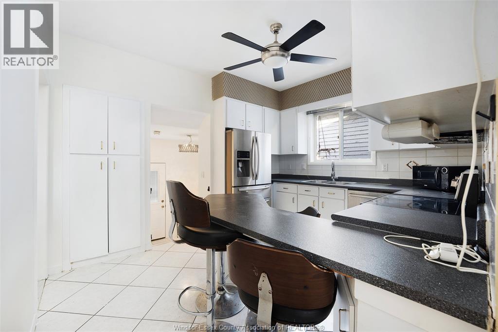 967 Gladstone, Windsor, Ontario N9A 2R5 - Photo 12 - 25031855