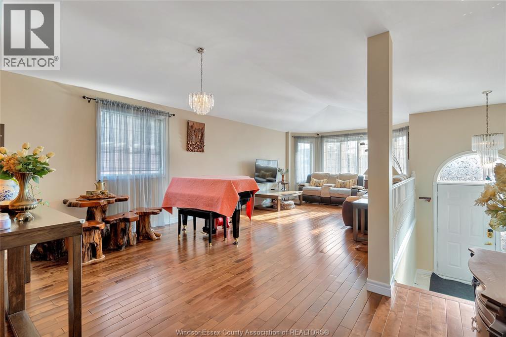 4316 Golfcourse Crescent, Windsor, Ontario N9G 2P4 - Photo 7 - 25031850