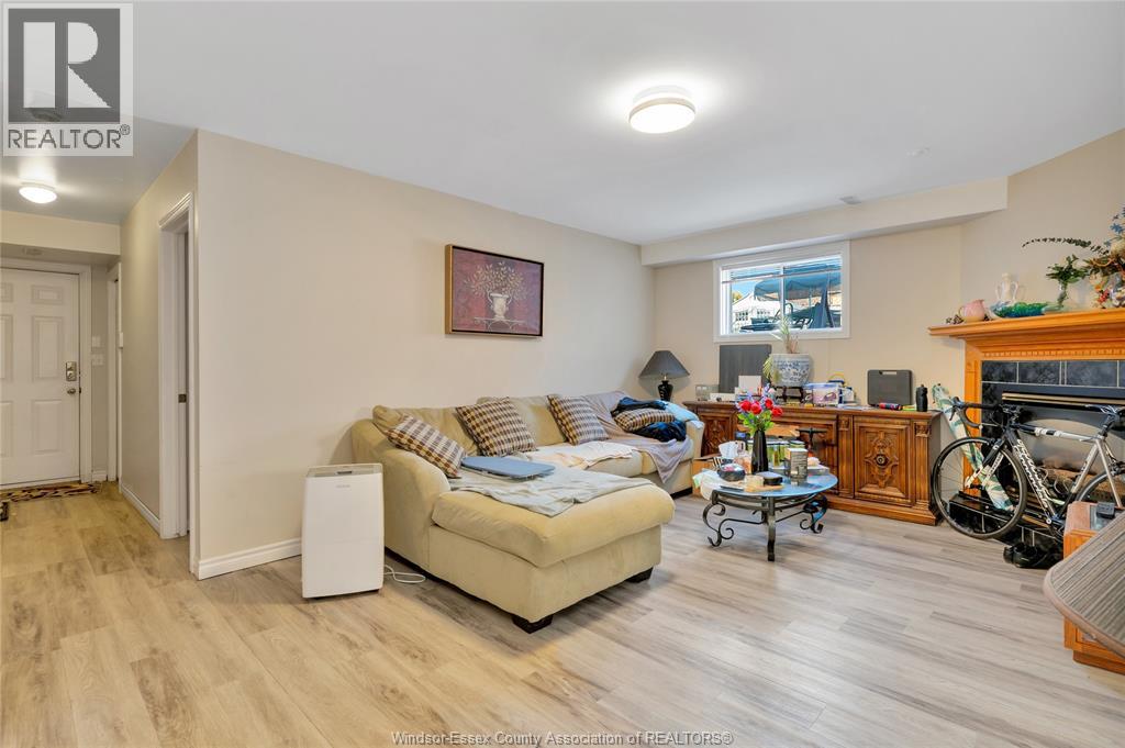 4316 Golfcourse Crescent, Windsor, Ontario N9G 2P4 - Photo 18 - 25031850