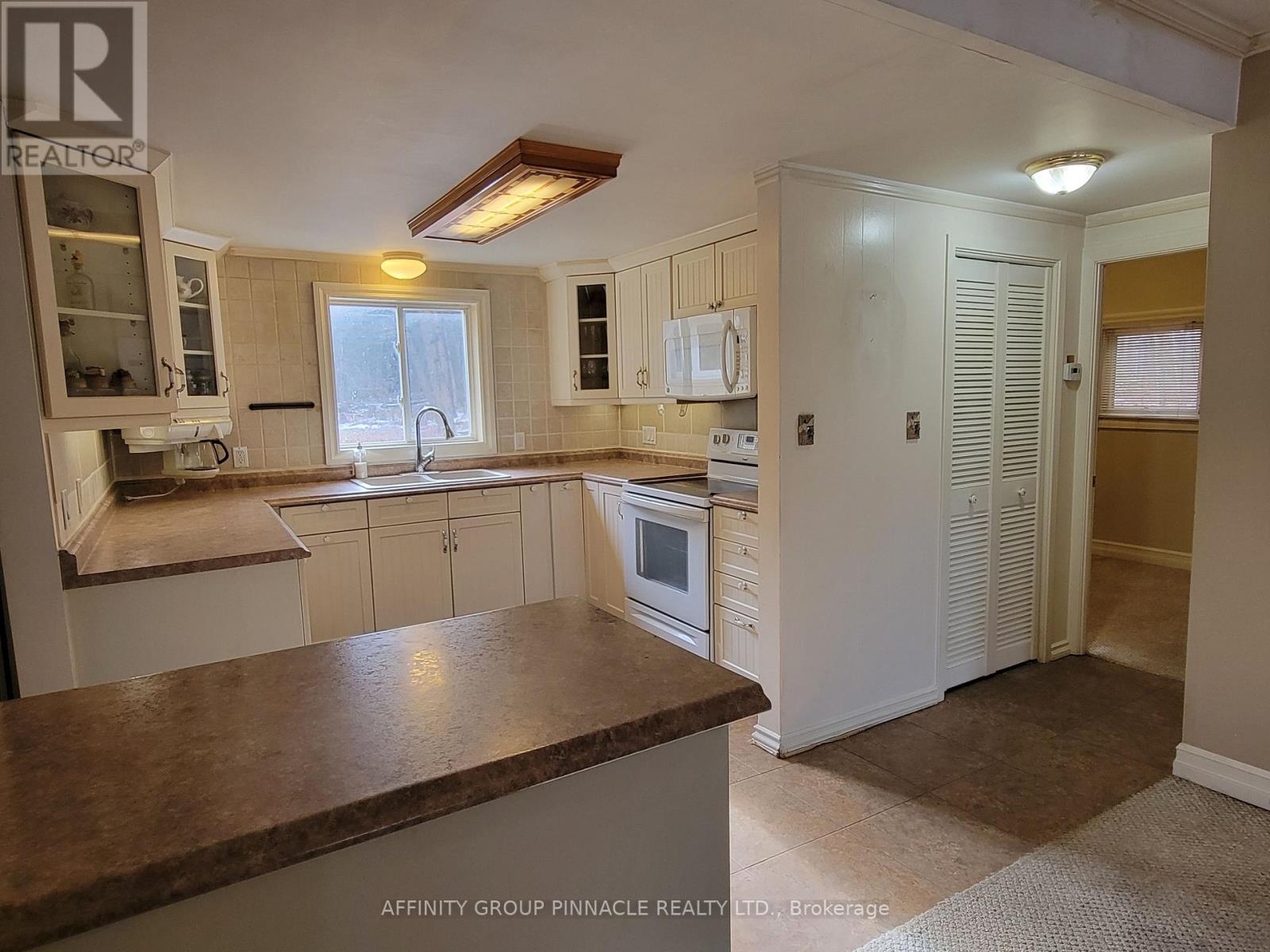 18063 35 Highway, Algonquin Highlands, Ontario  K0M 1S0 - Photo 5 - X12572092