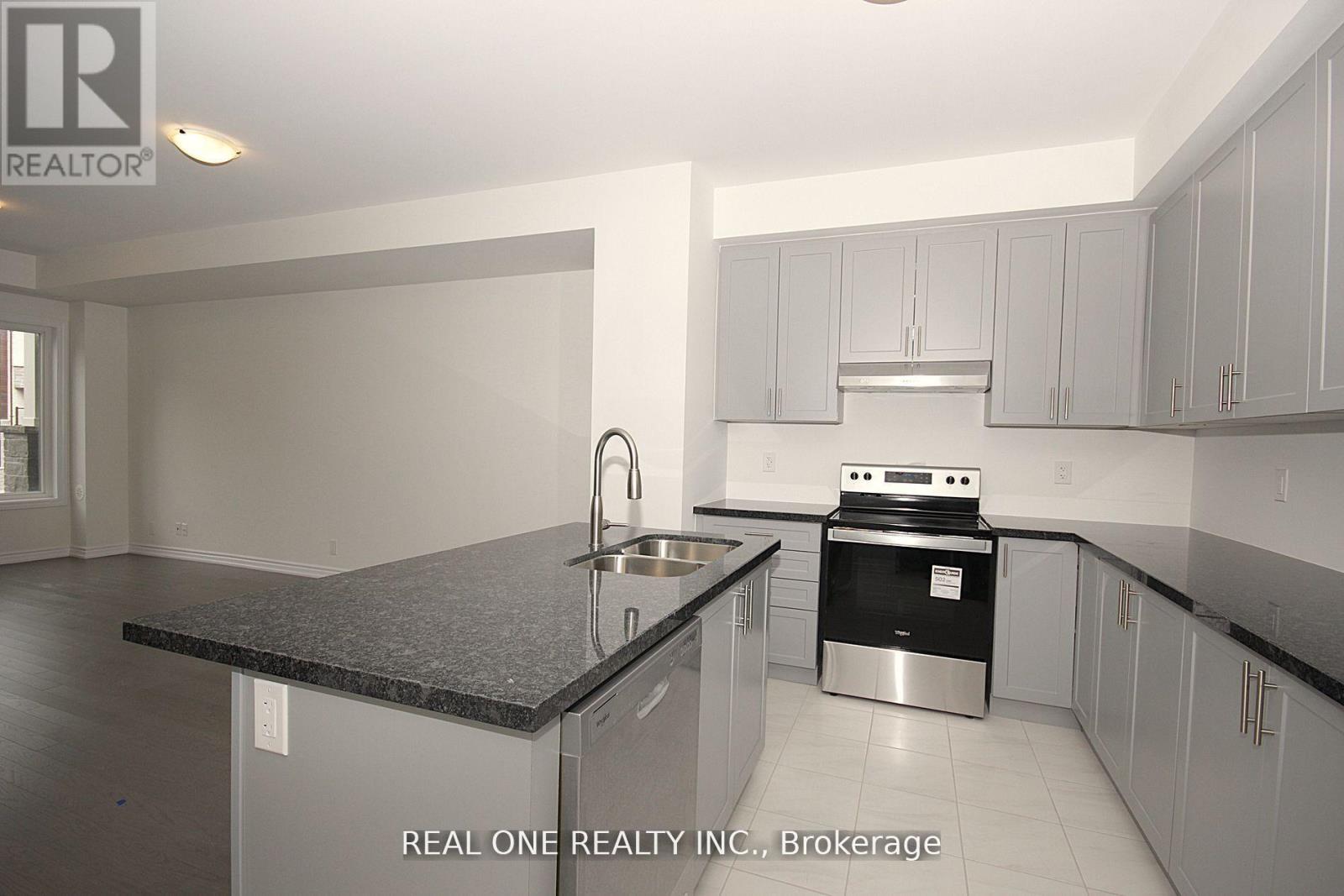 11 Gothenburg Lane, Markham, Ontario  L6C 3L7 - Photo 10 - N12641474