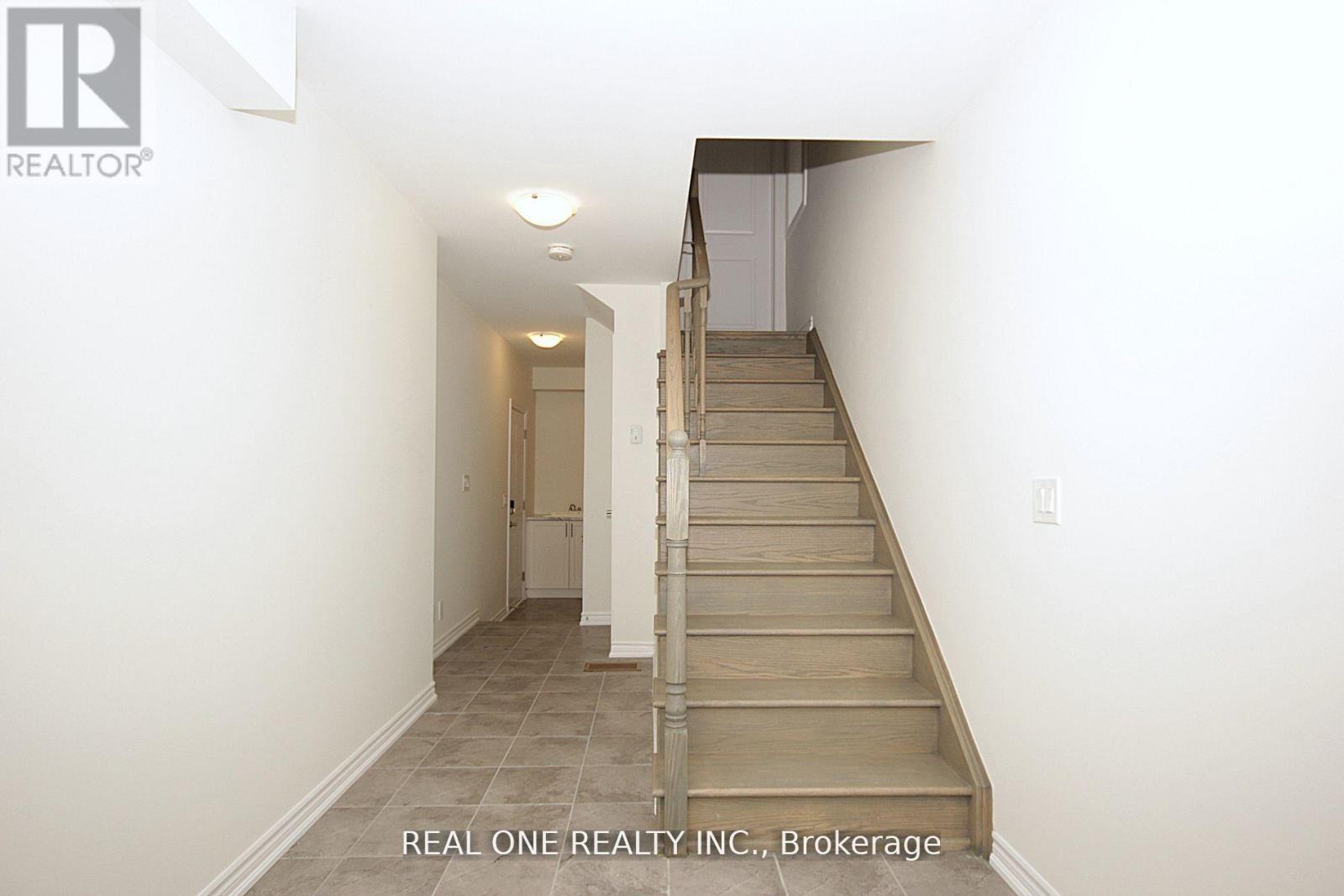 11 Gothenburg Lane, Markham, Ontario  L6C 3L7 - Photo 2 - N12641474