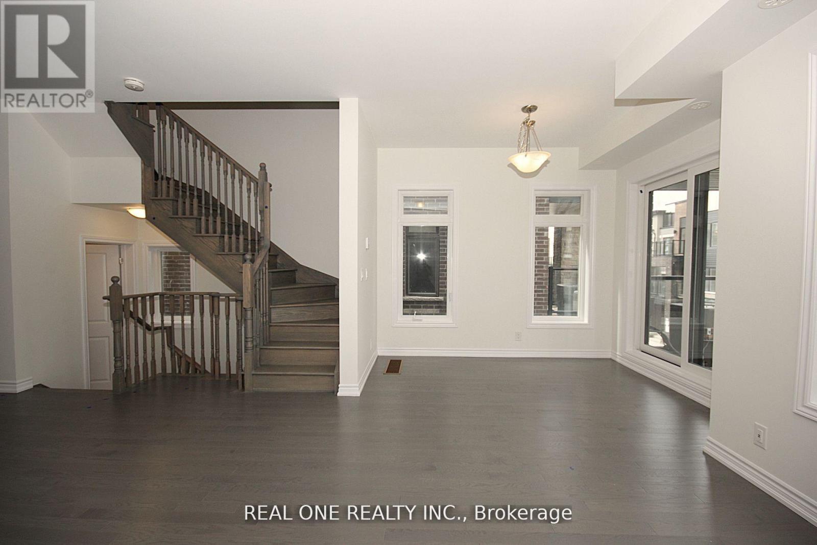 11 Gothenburg Lane, Markham, Ontario  L6C 3L7 - Photo 5 - N12641474