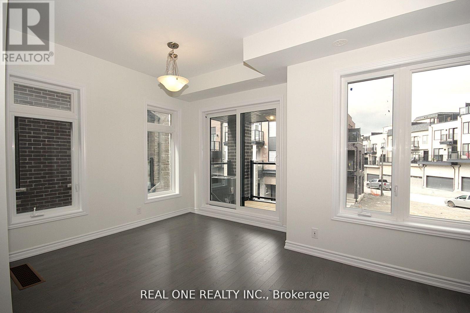 11 Gothenburg Lane, Markham, Ontario  L6C 3L7 - Photo 7 - N12641474