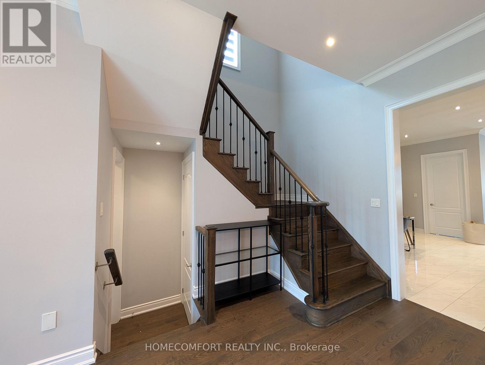 230 Paradelle Drive, Richmond Hill, Ontario  L4E 0E4 - Photo 4 - N12641518