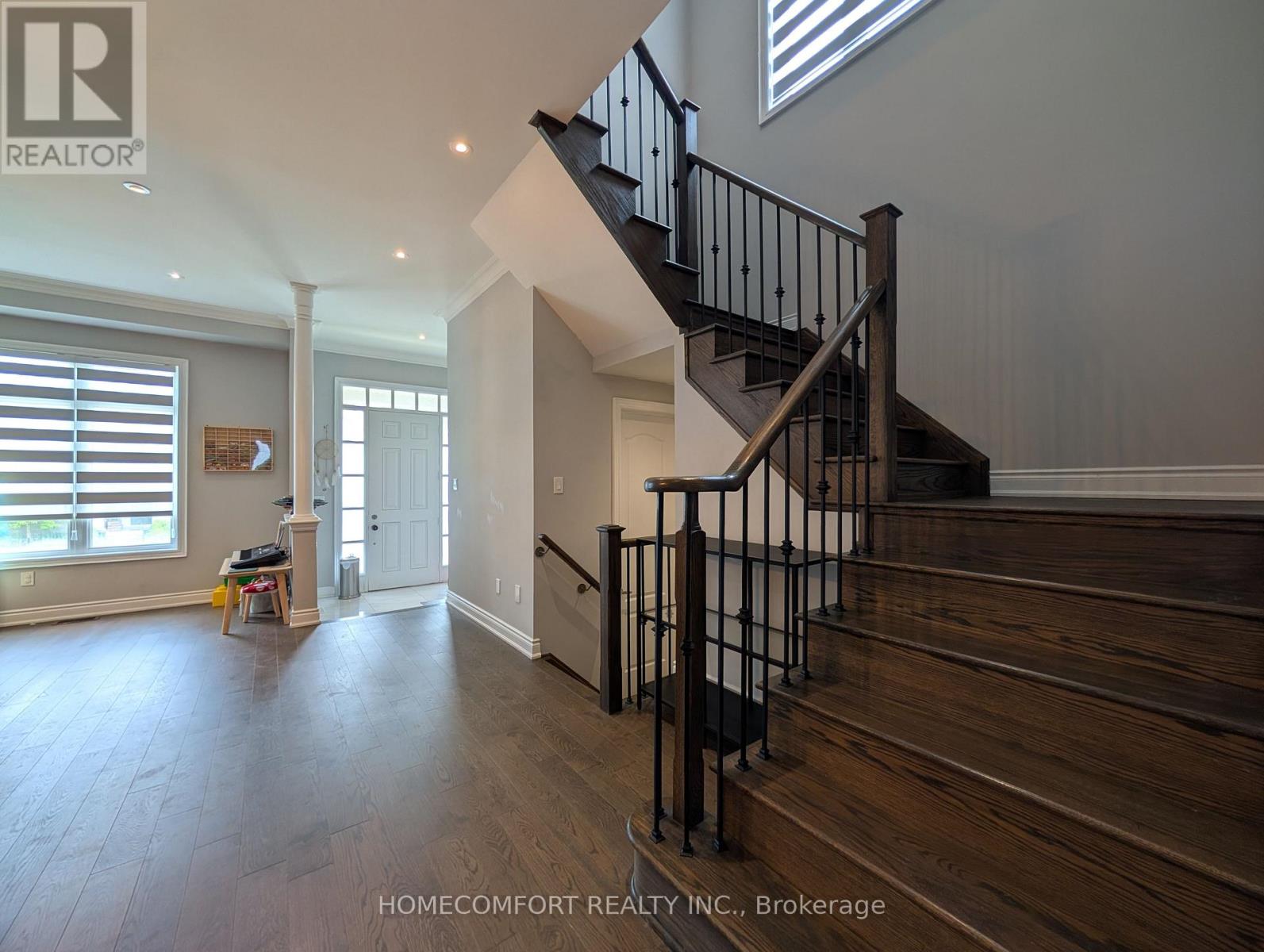 230 Paradelle Drive, Richmond Hill, Ontario  L4E 0E4 - Photo 5 - N12641518