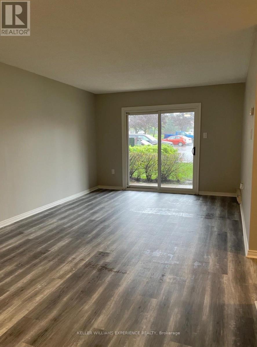 216 - 10 Coulter St W, Barrie (Sunnidale), Ontario  L4N 6S1 - Photo 2 - S12641456