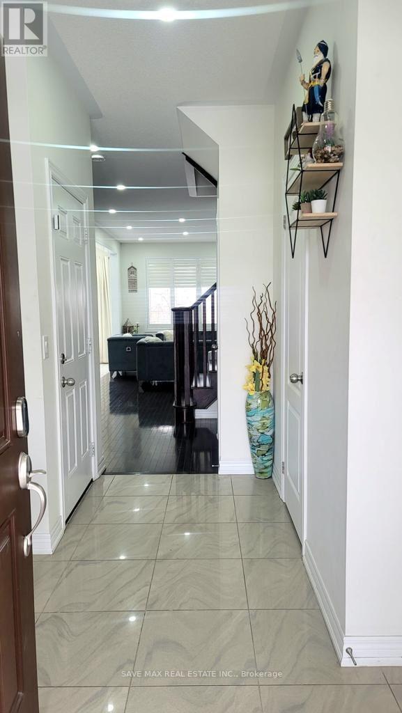 22 Wishing Well Crescent, Caledon, Ontario  L7C 3R2 - Photo 2 - W12641476