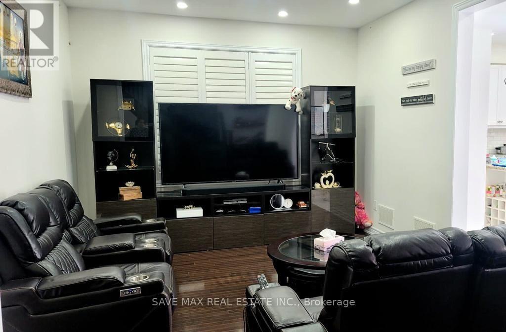 22 Wishing Well Crescent, Caledon, Ontario  L7C 3R2 - Photo 6 - W12641476