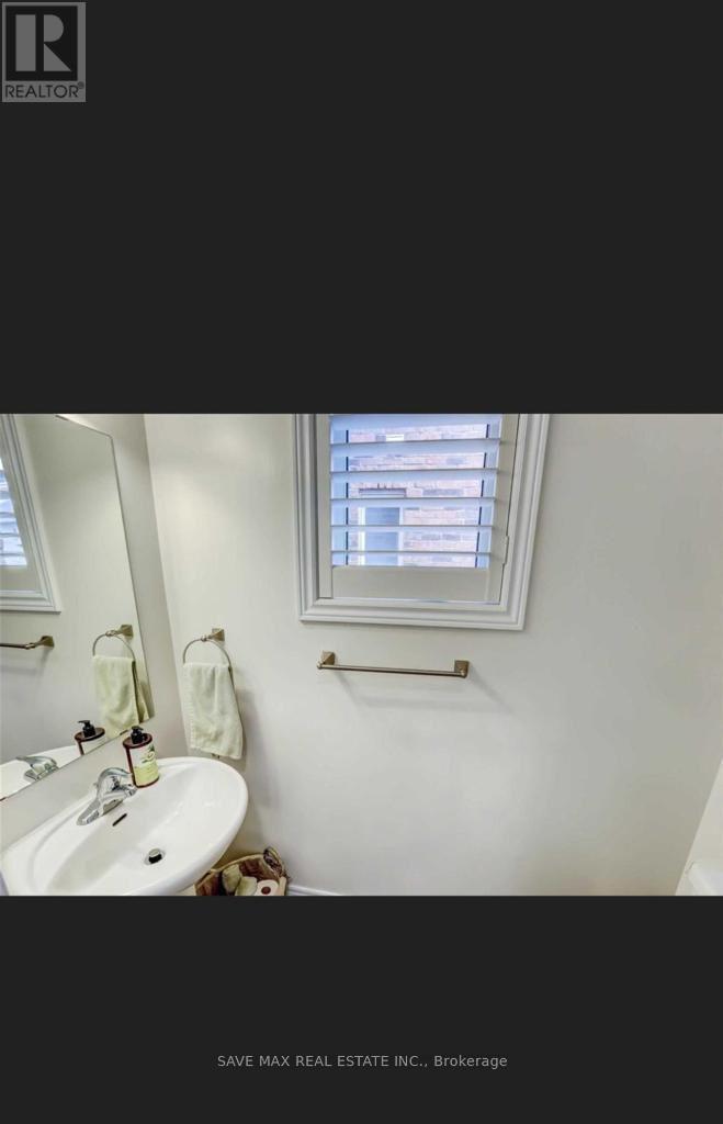 22 Wishing Well Crescent, Caledon, Ontario  L7C 3R2 - Photo 8 - W12641476