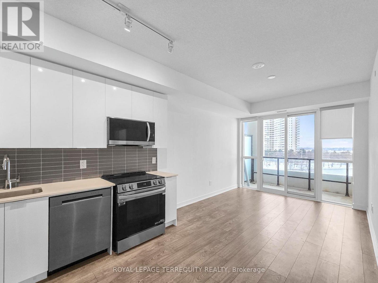 704 - 225 Malta Avenue, Brampton, Ontario  L6Y 4M5 - Photo 6 - W12641484