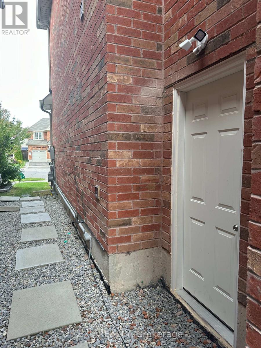 LOWER - 1116 SAVOLINE BOULEVARD, Milton, Ontario