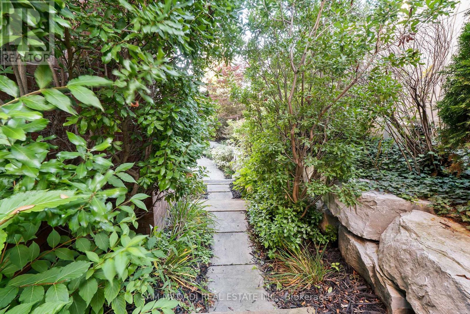 1220 Milna Drive, Oakville, Ontario  L6H 0A8 - Photo 40 - W12641540