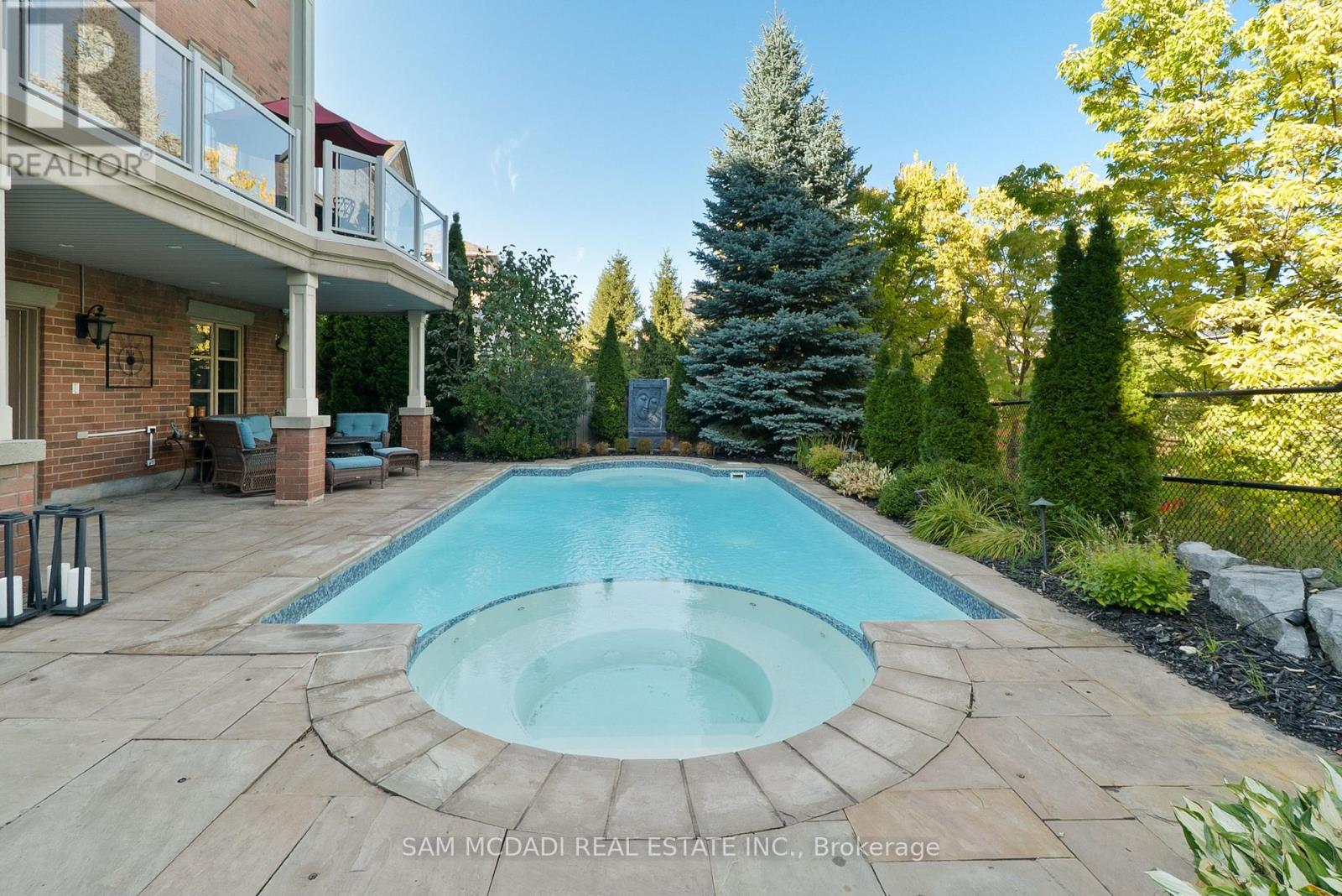 1220 Milna Drive, Oakville, Ontario  L6H 0A8 - Photo 45 - W12641540