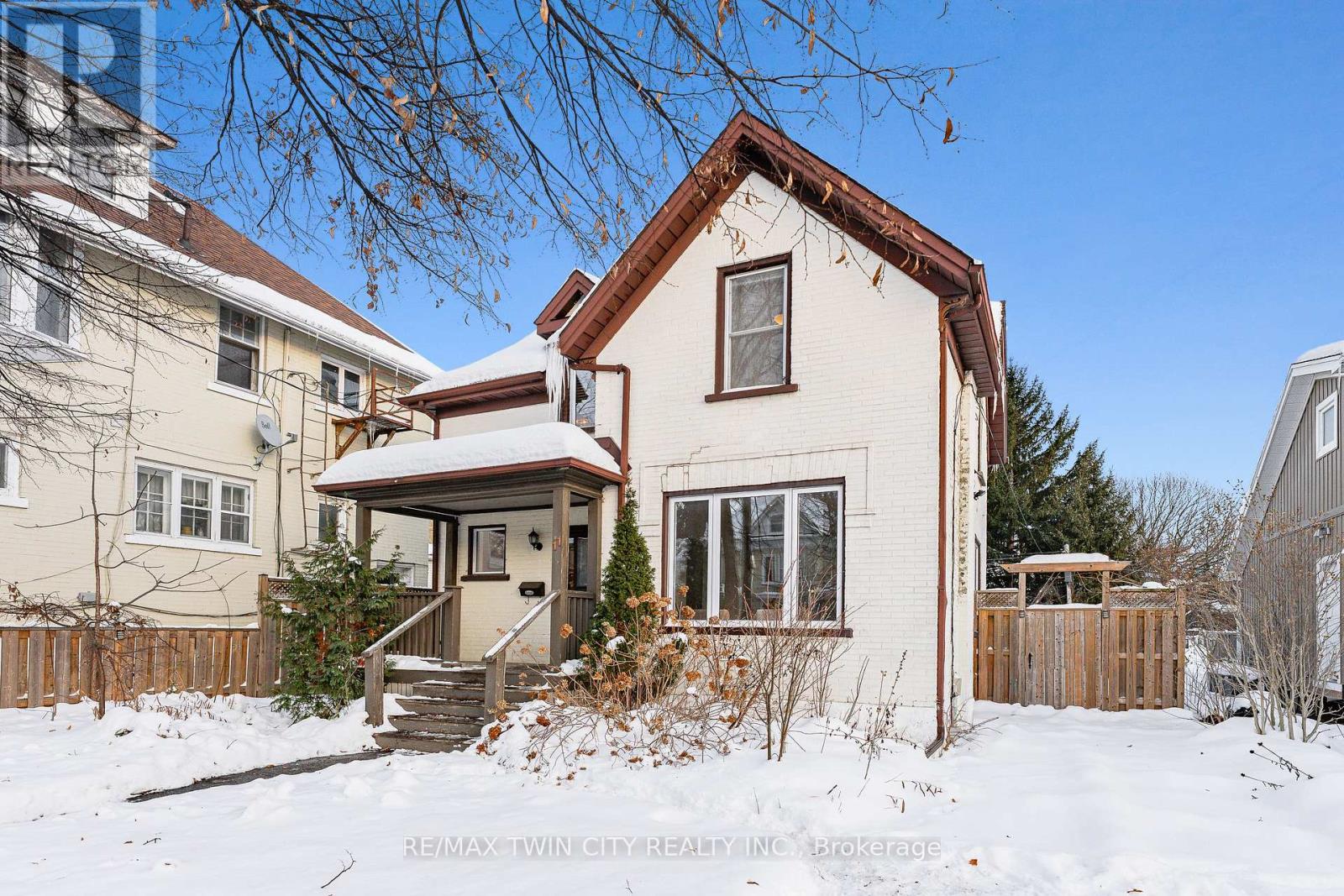 11 Heins Avenue, Kitchener, Ontario  N2G 1Z7 - Photo 6 - X12641440