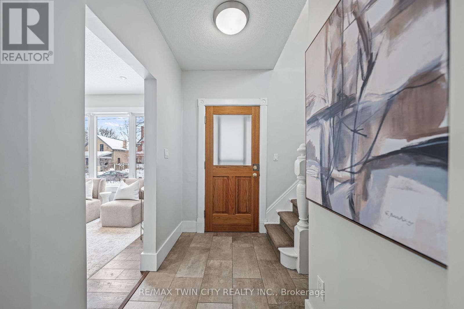 11 Heins Avenue, Kitchener, Ontario  N2G 1Z7 - Photo 8 - X12641440