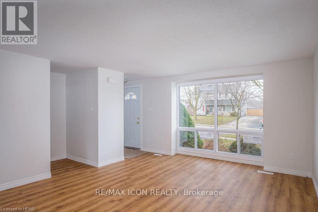 55 Crehan Crescent, Stratford, Ontario  N4Z 1B6 - Photo 5 - X12641470