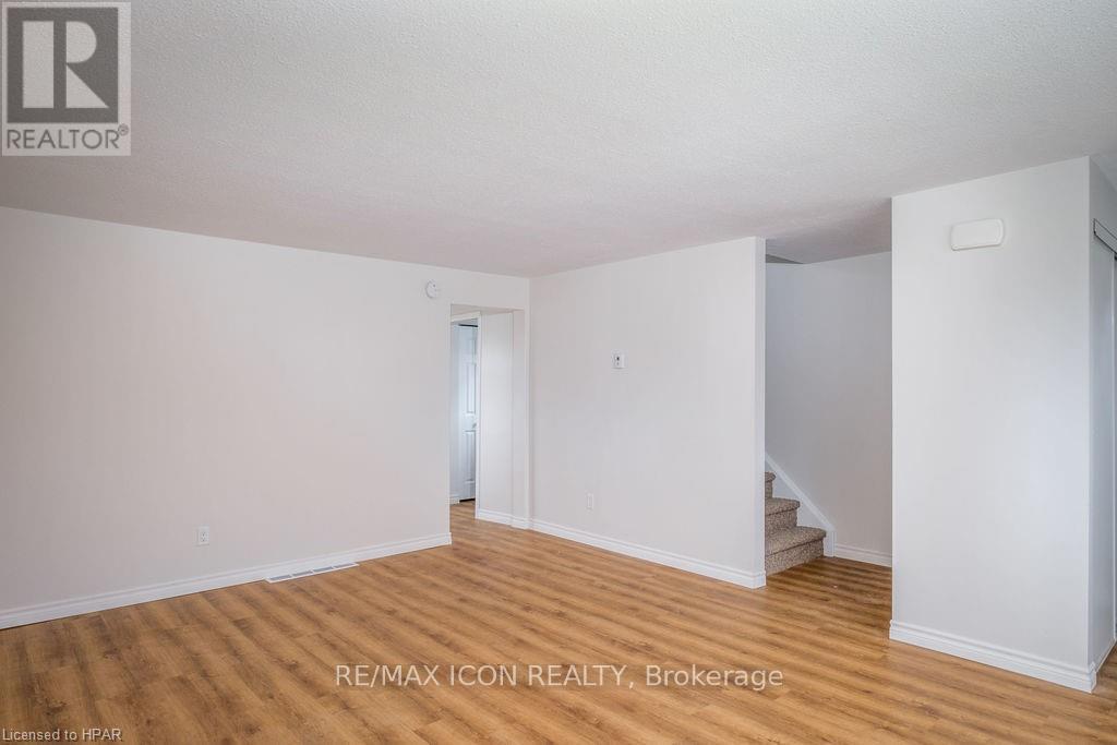 55 Crehan Crescent, Stratford, Ontario  N4Z 1B6 - Photo 6 - X12641470